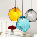 Lampe à suspension suspendue colorée en forme d&#39;irrégularité en verre coloré moderne